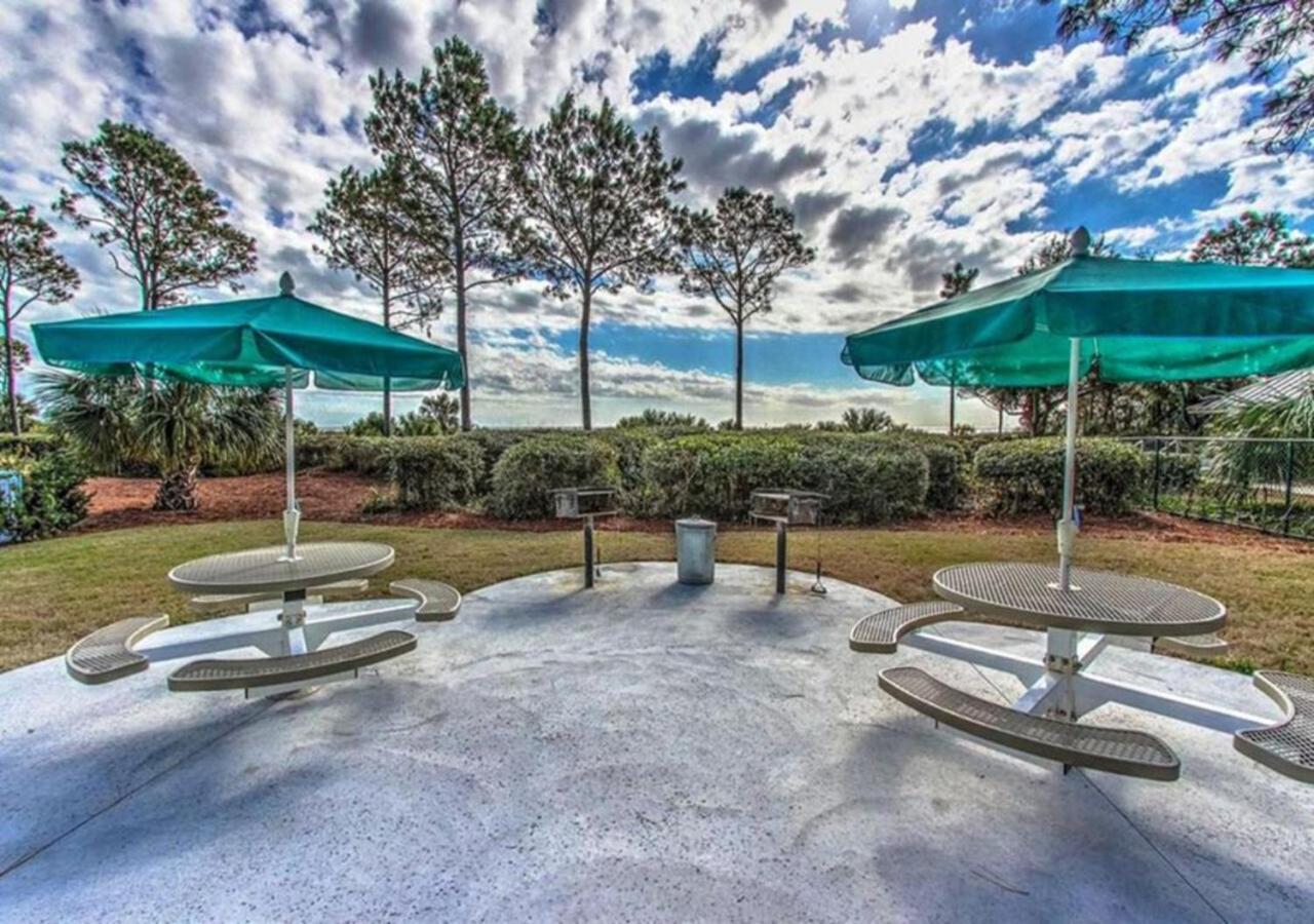 Ocean Dunes Villas #111, Beach Condo In Coligny Beach, 43 S Forest Beach Dr, Hilton Head Sc, Oceanfront Condo, Heated Pool, By Vacation Rental Hhi Hilton Head Island Exterior foto